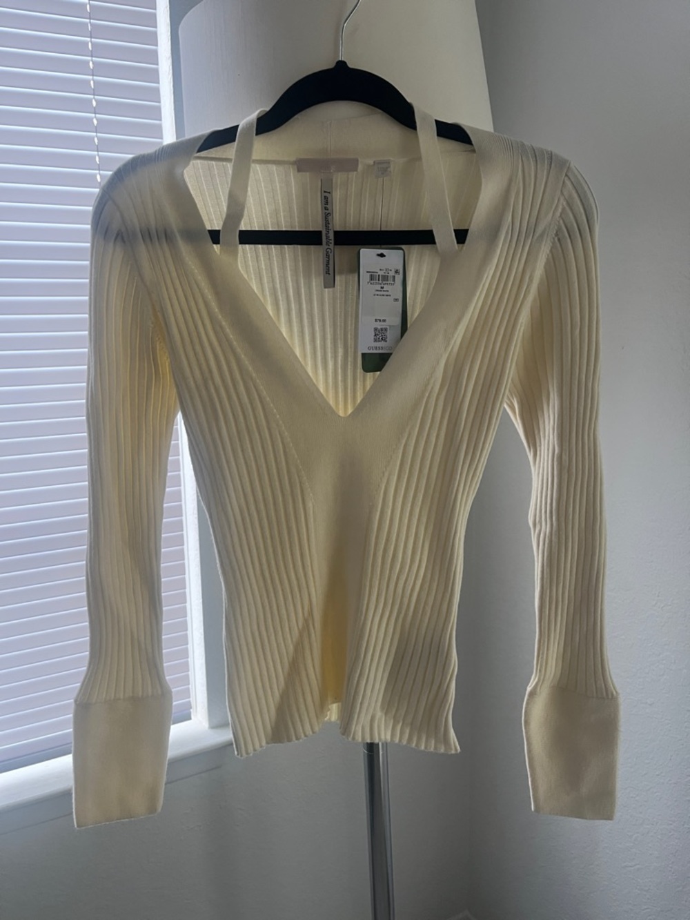 Guess Cream White Ribbed V-Neck Sweater